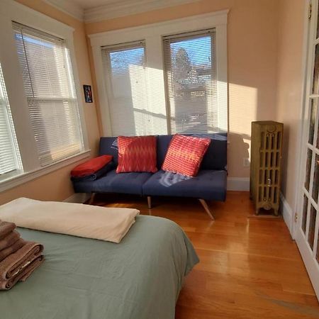 Near Train Station Gorgeous 3-Bedroom Apartment With Patios Boston Esterno foto