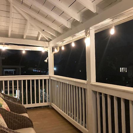 Near Train Station Gorgeous 3-Bedroom Apartment With Patios Boston Esterno foto