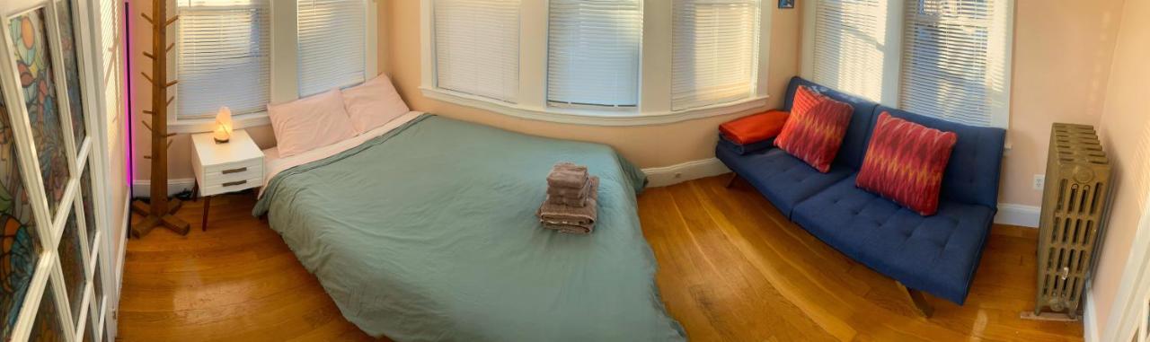 Near Train Station Gorgeous 3-Bedroom Apartment With Patios Boston Esterno foto