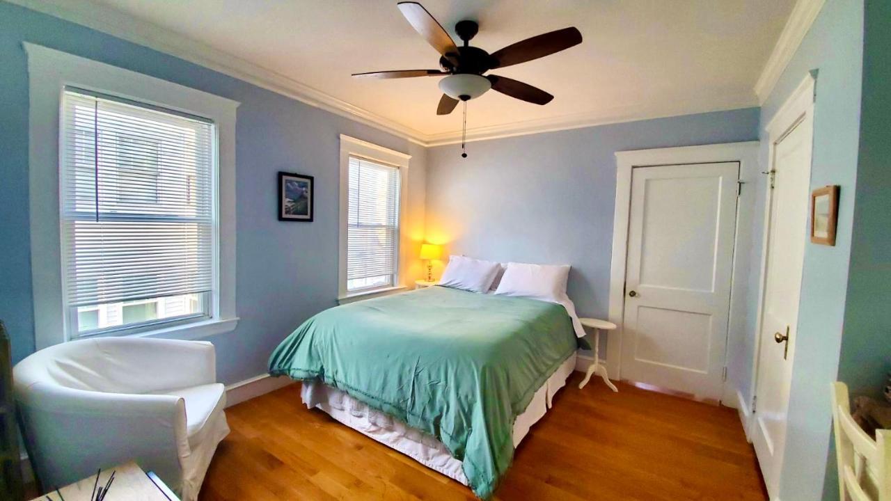 Near Train Station Gorgeous 3-Bedroom Apartment With Patios Boston Esterno foto