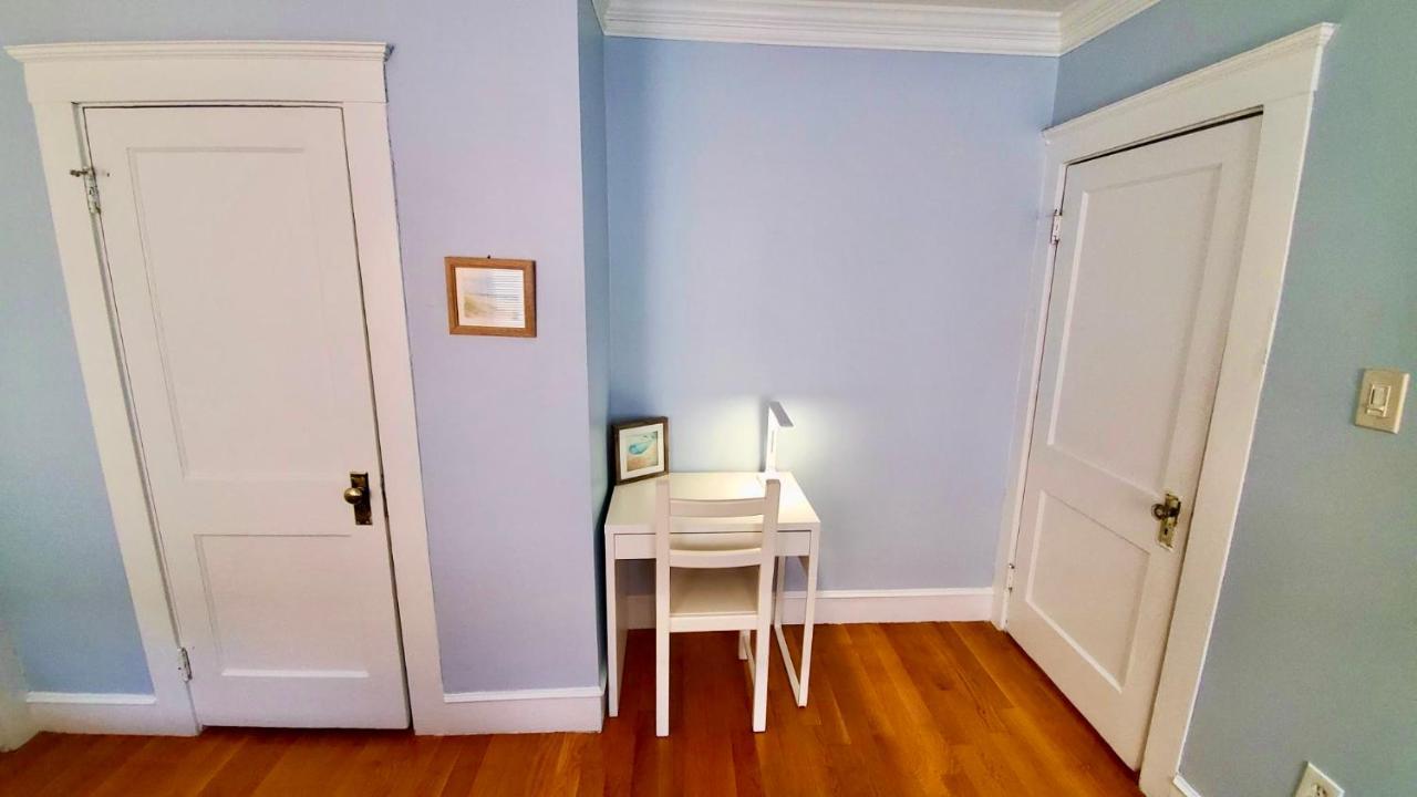 Near Train Station Gorgeous 3-Bedroom Apartment With Patios Boston Esterno foto