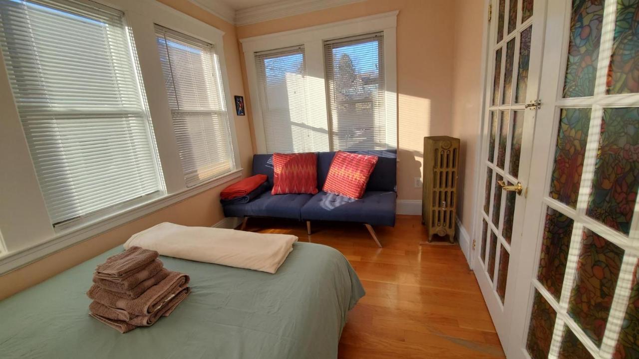 Near Train Station Gorgeous 3-Bedroom Apartment With Patios Boston Esterno foto
